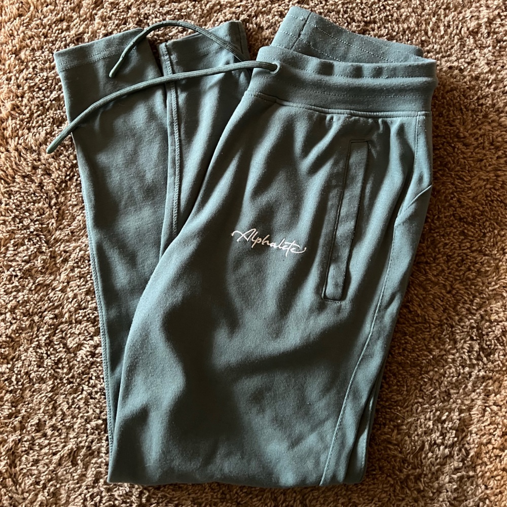 Alphalete joggers
